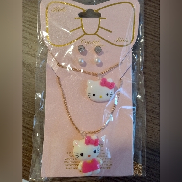 💕3/$24,  Hello Kitty set - Picture 2 of 4
